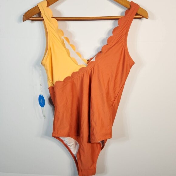 CUPSHE One Piece Scalloped Ruffles Swimsuit - NWT Orange And Peach Color. Large - Picture 2 of 6